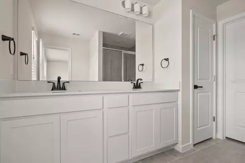 Bath - 4066 Feather Tree Dr, Apopka, FL 32712 photo 2 of 4