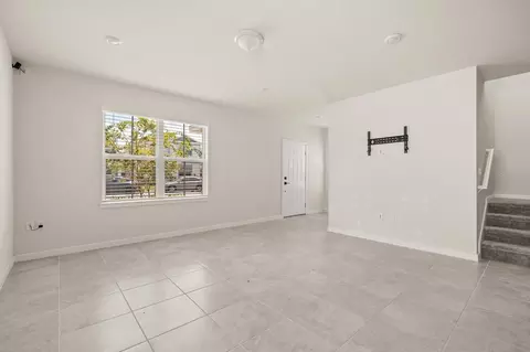 Living - 4066 Feather Tree Dr, Apopka, FL 32712 photo 2 of 2