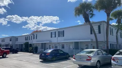 1820 Amberly Ave #T10, Orlando, FL 32822