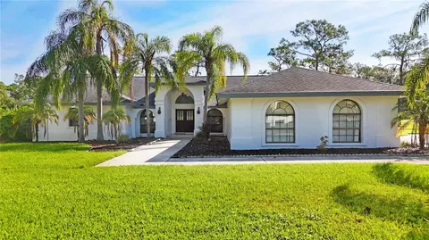 2846 Hammock Dr, Plant City, FL 33566