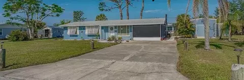 832 E 4th St, Englewood, FL 34223