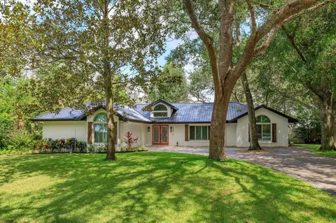 735 Yale Rd, Deland, FL 32724