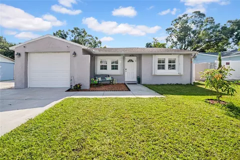 1352 Foxwood Dr, Lutz, FL 33549