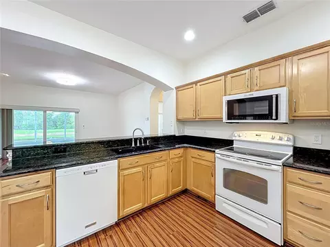 Kitchen - 1716 Sparkling Water Cir, Ocoee, FL 34761 photo 4 of 4