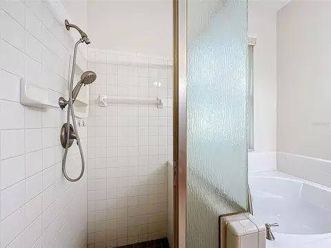 Bath - 1716 Sparkling Water Cir, Ocoee, FL 34761 photo 3 of 4