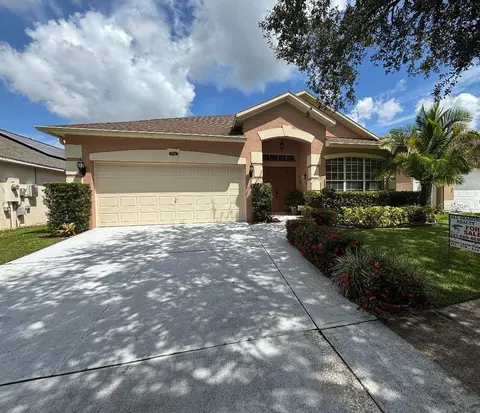 3772 Shawn Cir, Orlando, FL 32826
