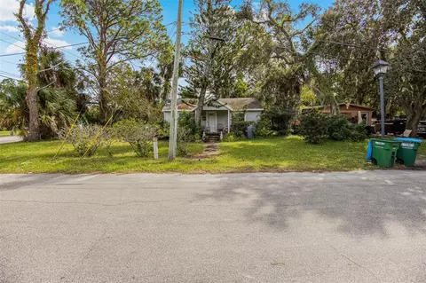 Exterior - 240 Washington Pl, Ormond Beach, FL 32174 photo 3 of 7