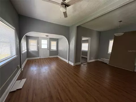 Living - 433 Pennsylvania Ave, Saint Cloud, FL 34769 photo 1 of 2