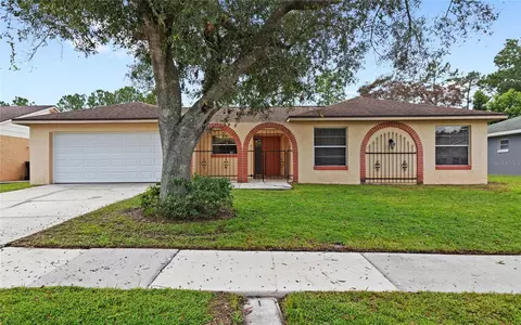 622 Iowa Woods Cir E, Orlando, FL 32824