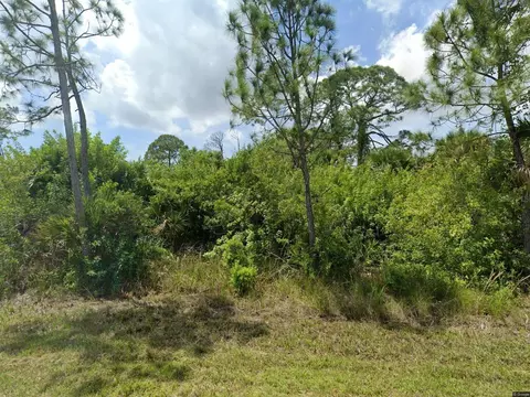 4073 Chippewa St, Port Charlotte, FL 33981
