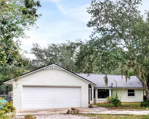 32645 Red Oak Dr, Eustis, FL 32736