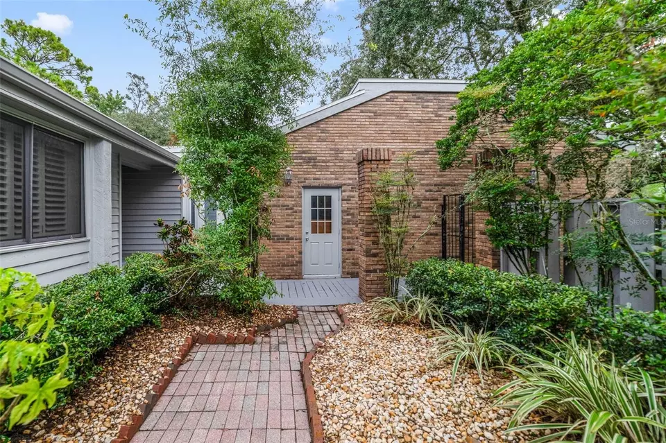 Exterior - 220 Pine Cone Ln, Longwood, FL 32779 photo 2 of 6