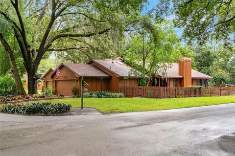 26 E Village Dr, Oviedo, FL 32765