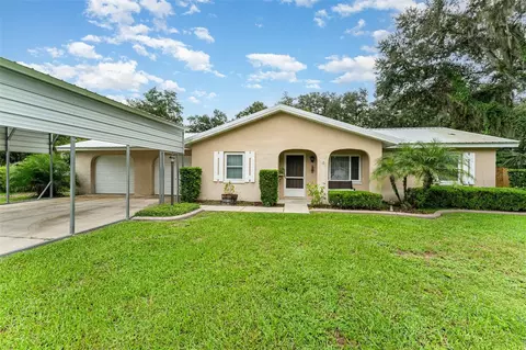 6204 Sweetwater Dr E, Lakeland, FL 33811