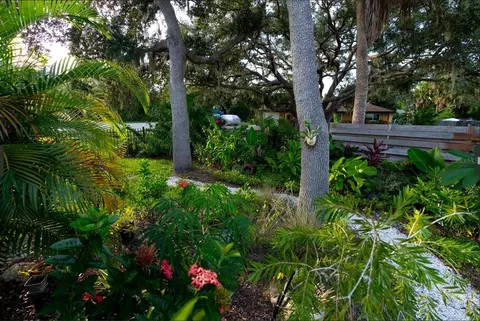 Exterior - 755 Kent Rd, Venice, FL 34293 photo 4 of 6