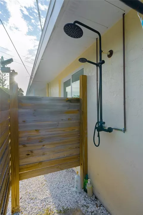 Bath - 755 Kent Rd, Venice, FL 34293 photo 2 of 2