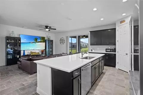 Kitchen - 5054 Down Ct, Saint Cloud, FL 34772 photo 4 of 4