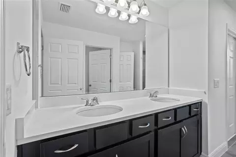 Bath - 5054 Down Ct, Saint Cloud, FL 34772 photo 3 of 5