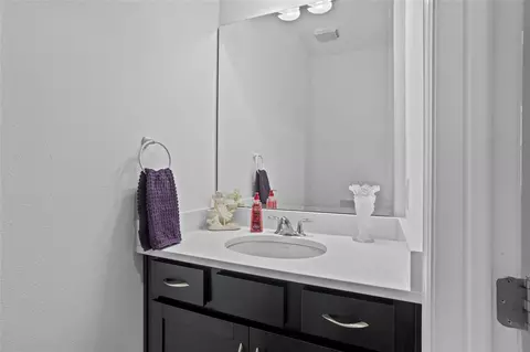 Bath - 5054 Down Ct, Saint Cloud, FL 34772 photo 2 of 5