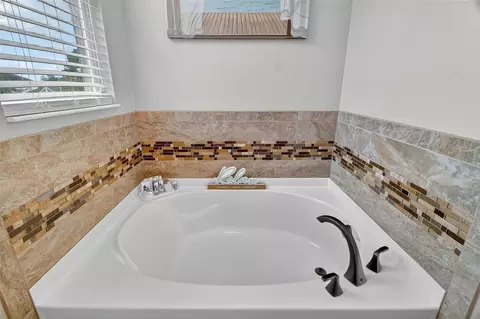 Bath - 1105 Eagle Run Way, Ocoee, FL 34761 photo 1 of 5