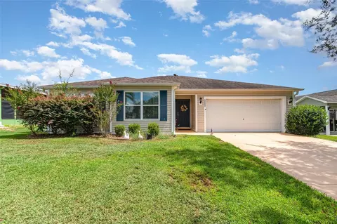 1013 Parker Pl, Lady Lake, FL 32159