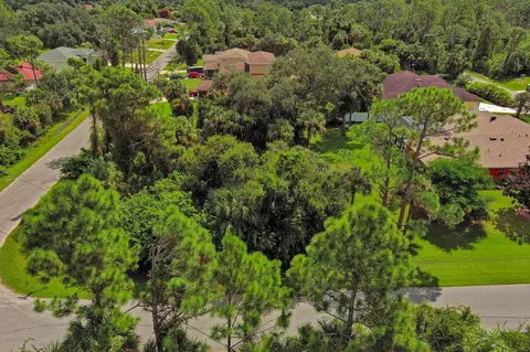 Volger Lane, North Port, FL 34286