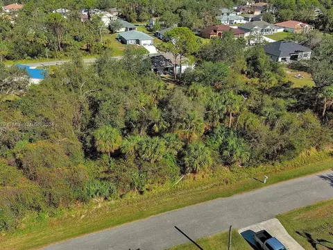Sargon Avenue, North Port, FL 34287