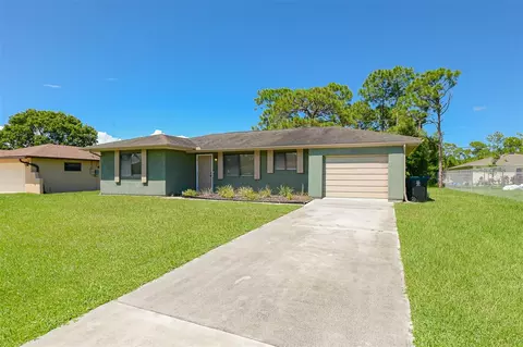 2565 SE Dogwood Ave, Port Saint Lucie, FL 34952