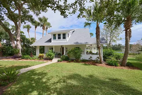 261 N Lakeview Dr, Lake Helen, FL 32744