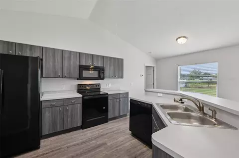 Kitchen - 5 Laurel Pass Ct, Ocala, FL 34480 photo 3 of 3