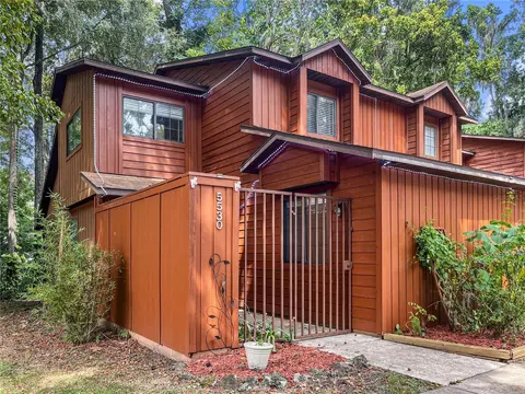 5530 SW 8th Pl, Gainesville, FL 32607