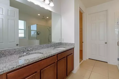 Bath - 4956 Blanche Ct, Saint Cloud, FL 34772 photo 1 of 3