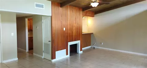 126 E Cypress Ave, Howey In The Hills, FL 34737