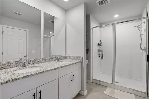 Bath - 1008 Desert Candle Dr, Ocoee, FL 34761 photo 1 of 3