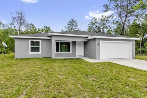 11 Malauka Lane Dr, Ocklawaha, FL 32179