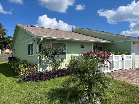 975 Alicante Ave, Orlando, FL 32807