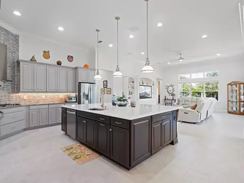 Kitchen - 2600 Meadowedge Loop, Saint Cloud, FL 34772 photo 12 of 13