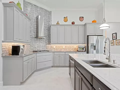 Kitchen - 2600 Meadowedge Loop, Saint Cloud, FL 34772 photo 9 of 13
