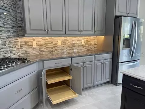 Kitchen - 2600 Meadowedge Loop, Saint Cloud, FL 34772 photo 10 of 13