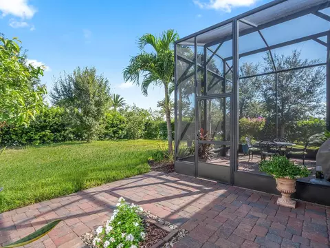 Exterior - 2600 Meadowedge Loop, Saint Cloud, FL 34772 photo 5 of 9