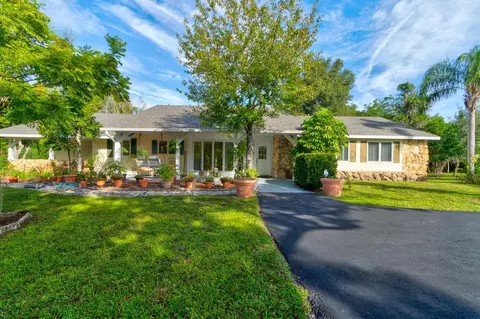 10 Gracie Rd, Debary, FL 32713
