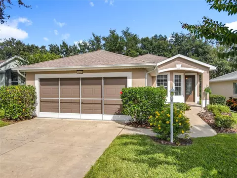 5643 Bounty Cir, Tavares, FL 32778