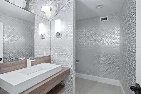 Bath - 9648 Mccormick Pl, Windermere, FL 34786 photo 1 of 6
