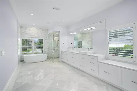 Bath - 9648 Mccormick Pl, Windermere, FL 34786 photo 2 of 6