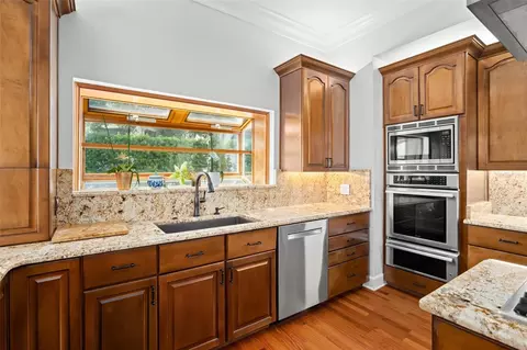 Kitchen - 9648 Mccormick Pl, Windermere, FL 34786 photo 3 of 4