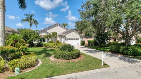 6504 Virginia Xing, University Park, FL 34201