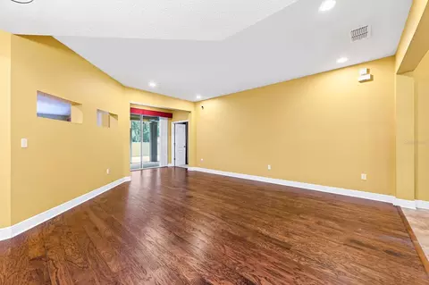 Living - 2522 Tree Meadow Loop, Apopka, FL 32712 photo 6 of 10