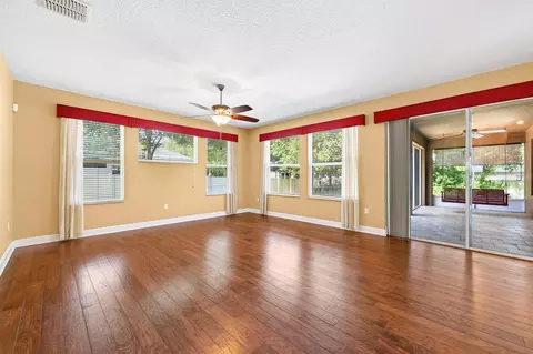 Living - 2522 Tree Meadow Loop, Apopka, FL 32712 photo 9 of 10