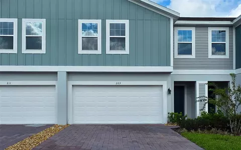 209 Glass Onion Dr, Groveland, FL 34736