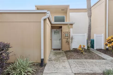 1051 S Highland St #6A, Mount Dora, FL 32757
